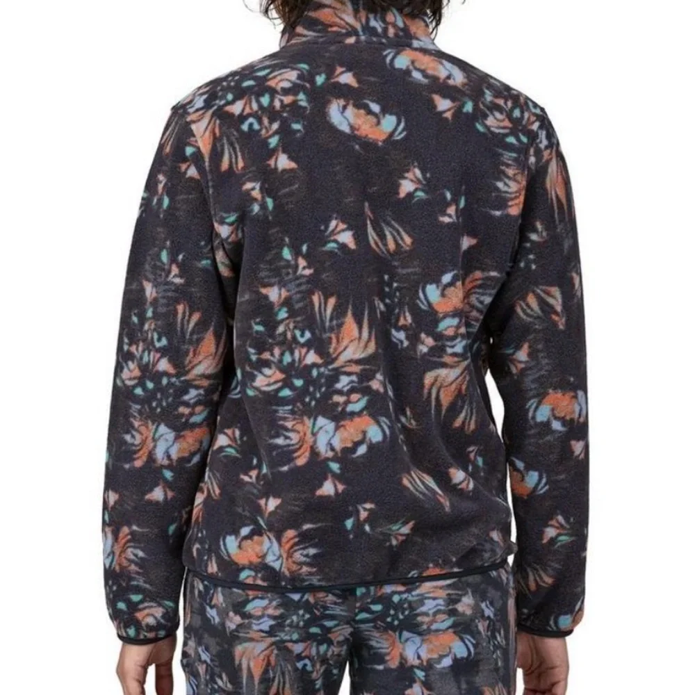 NWT Patagonia Lightweight Synchilla Snap Pullover Medium Swirl Floral Pitch Blue - Picture 3 of 8